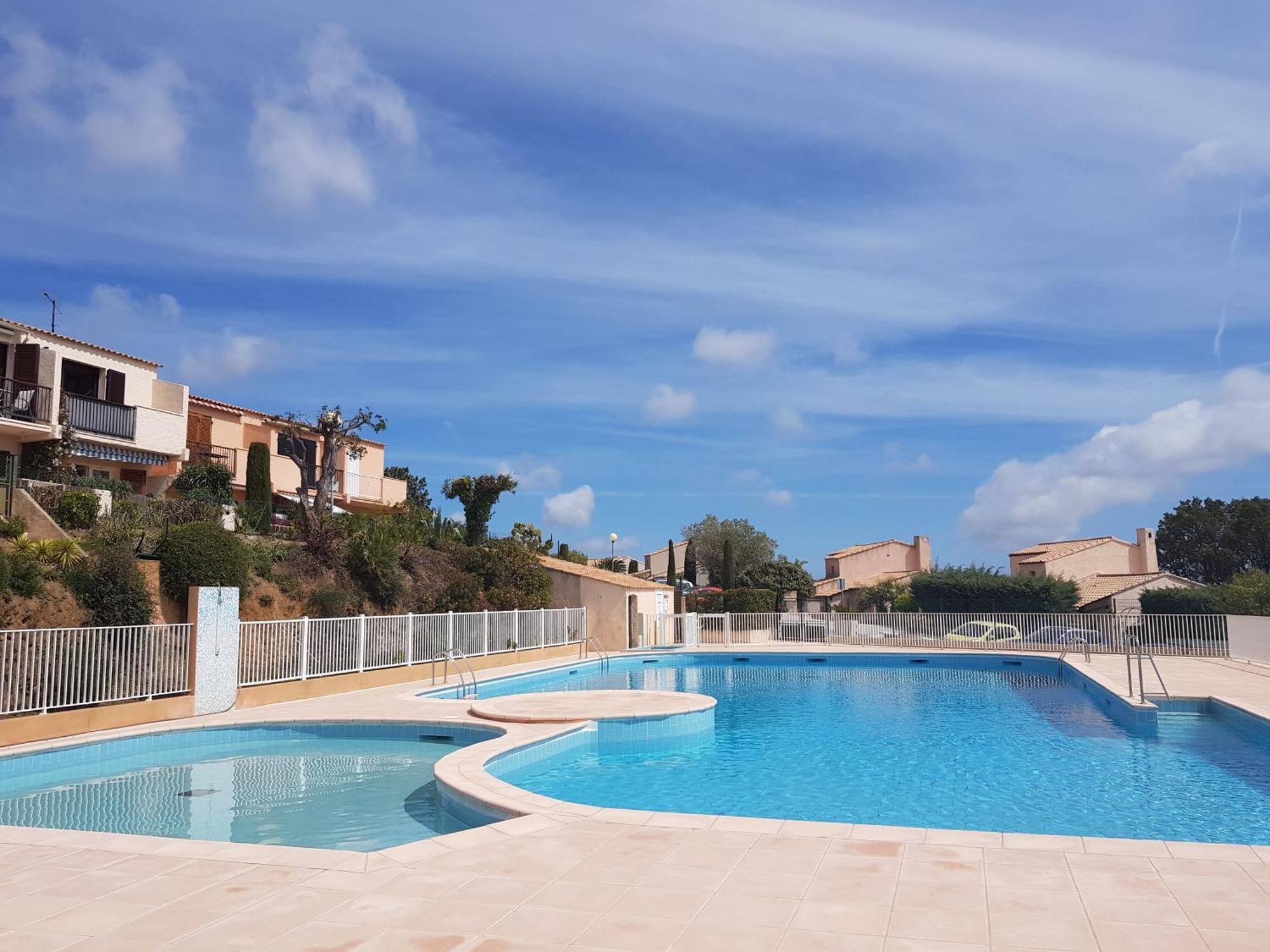 Villa Mit Grossartigem Panoramablick Auf Das Meer Und Direkt Am Pool La Croix-Valmer Ngoại thất bức ảnh